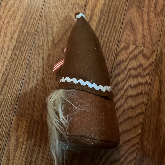 Gingerbread plush gnome Christmas decor - Picture 4 of 5